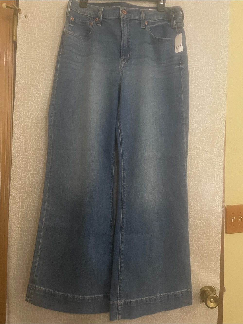 GAP Relaxed Flare High Rise Wide Leg Blue Women’s Jeans 12 short- 30” inseam